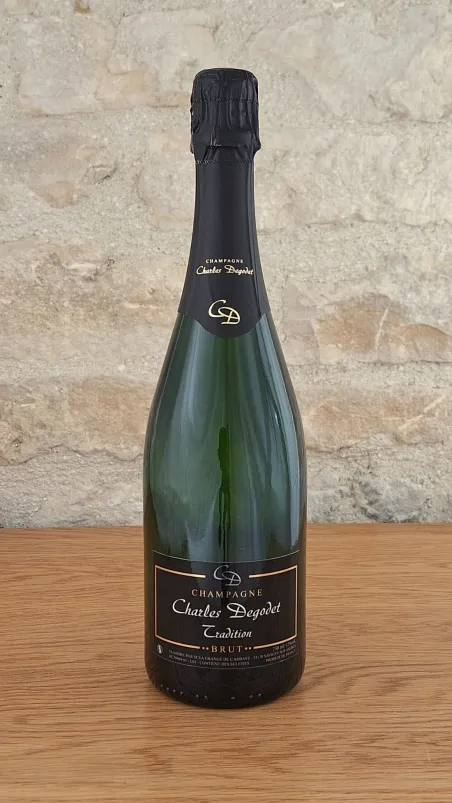 Bottiglia Champagne Brut Tradition Charles Degodet, viticoltore Medaglia d'Oro Lione 2021, valle dell'Ardre